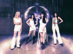 Everglow press photo