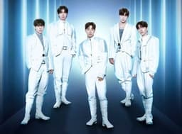 MONSTA X press photo